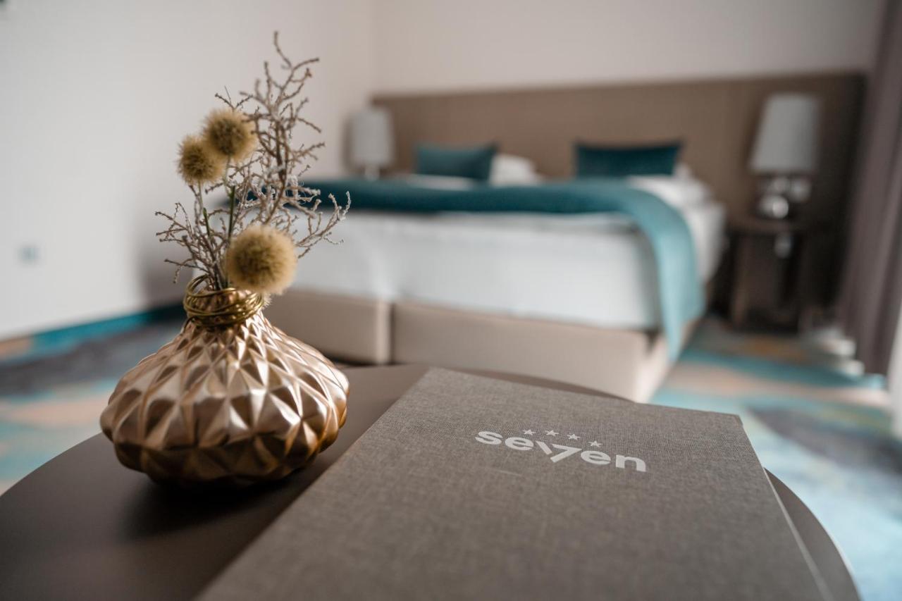 Hotel Seven Villach Bagian luar foto