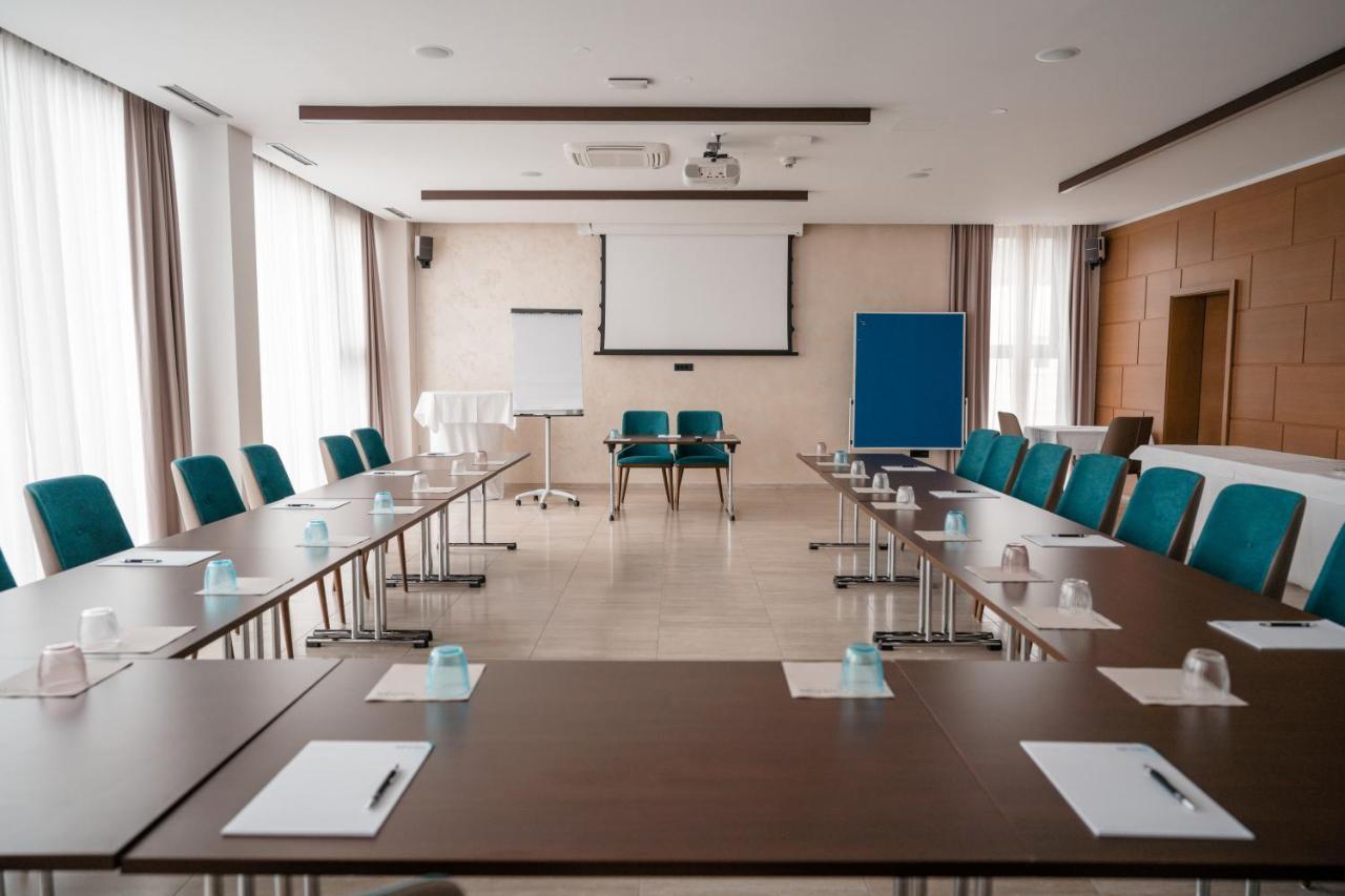 Hotel Seven Villach Bagian luar foto